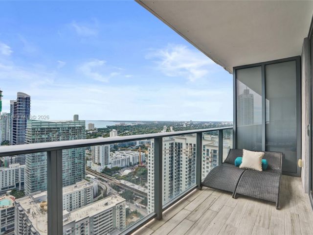 Apartment for sale  Unit #4004 - photo 7508335