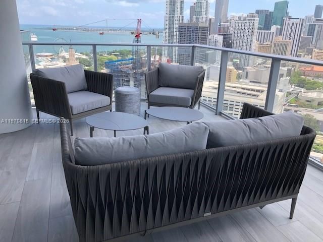 Apartment for rent  Unit #2812 - photo 7488037