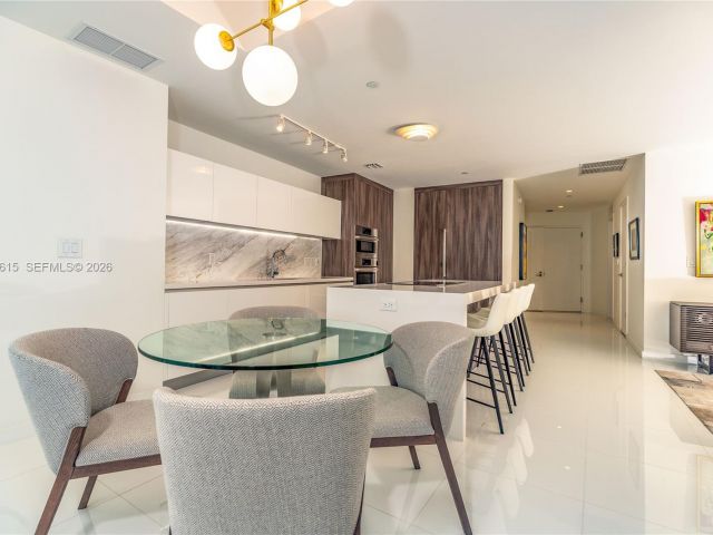 Apartment for rent  Unit #2812 - photo 7488043