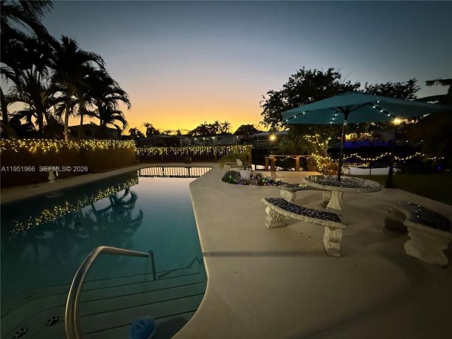 Home for sale at 411 SE 6th Ave - photo 7478813