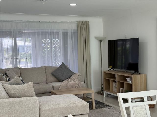 Home for sale at 411 SE 6th Ave - photo 7478817