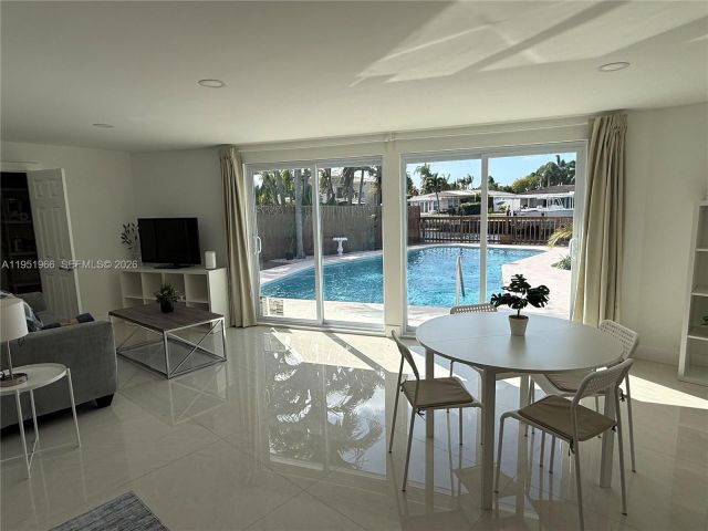 Home for sale at 411 SE 6th Ave - photo 7478818