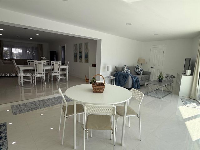 Home for sale at 411 SE 6th Ave - photo 7478822