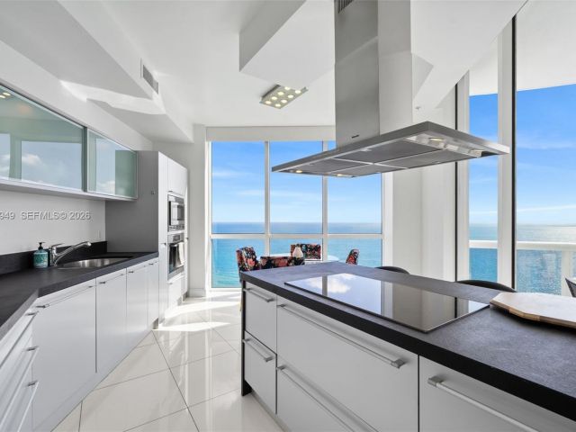 Apartment for sale  Unit #4709 - photo 7496650