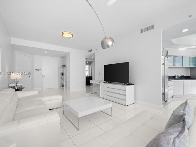 Apartment for sale  Unit #4709 - photo 7496656