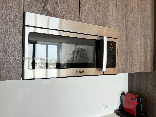 2-bedroom condo for rent in Miami - 68 SE 6th St 3010 - MondialRealty