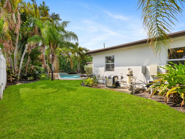 3-bedroom home for sale in Delray Beach - 124 Bonnie Briar Lane - MondialRealty
