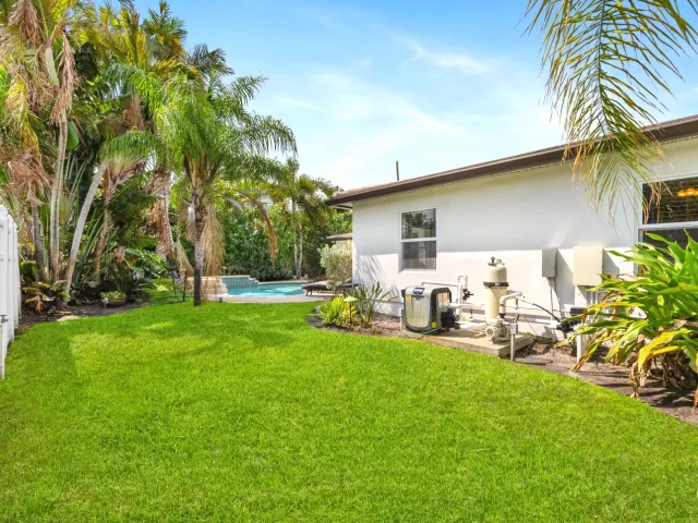 3-bedroom home for sale in Delray Beach - 124 Bonnie Briar Lane - MondialRealty