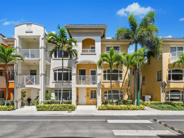 Home for rent at 18413 NE 27th Ct 18413 - photo 7476359