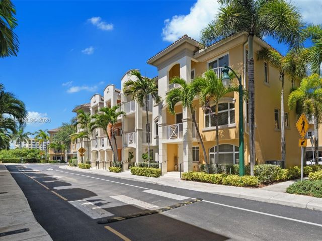 Home for rent at 18413 NE 27th Ct 18413 - photo 7476360