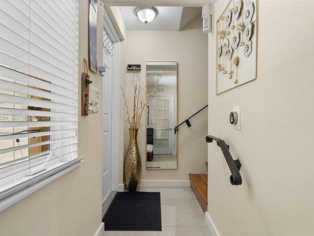 Home for rent at 18413 NE 27th Ct 18413 - photo 7476362