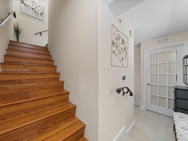 Home for rent at 18413 NE 27th Ct 18413 - photo 7476364