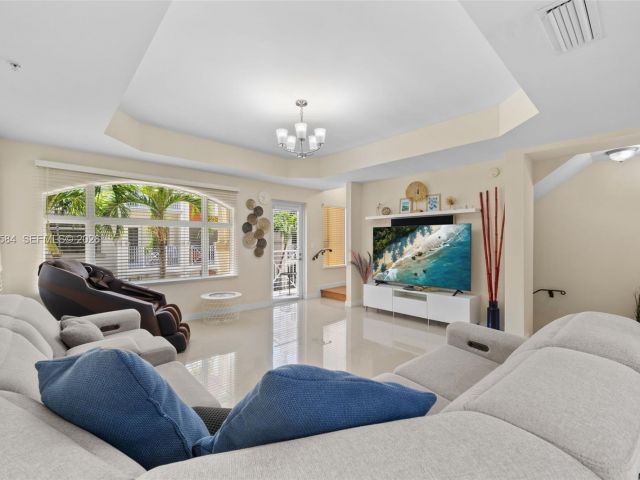 Home for rent at 18413 NE 27th Ct 18413 - photo 7476367