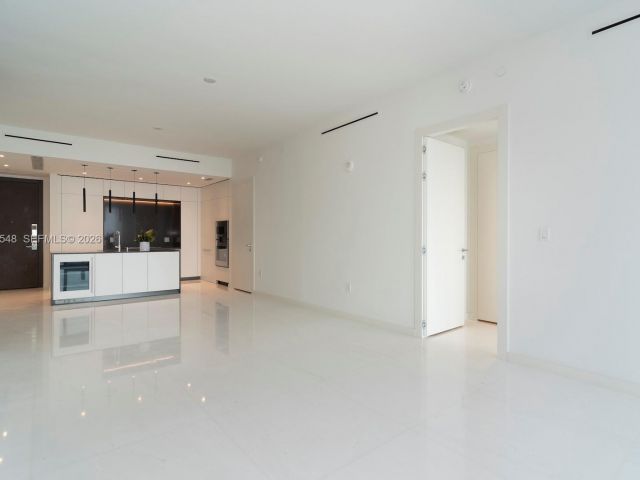 Apartment for rent  Unit #5005 - photo 7509486