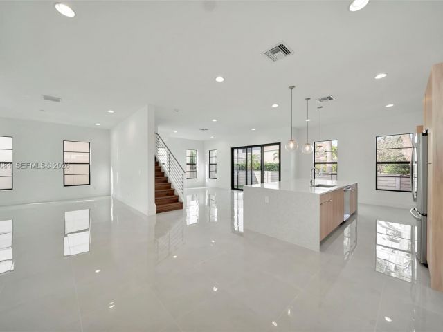 Home for rent at 1427 SW 23rd St 1427 - photo 7483199