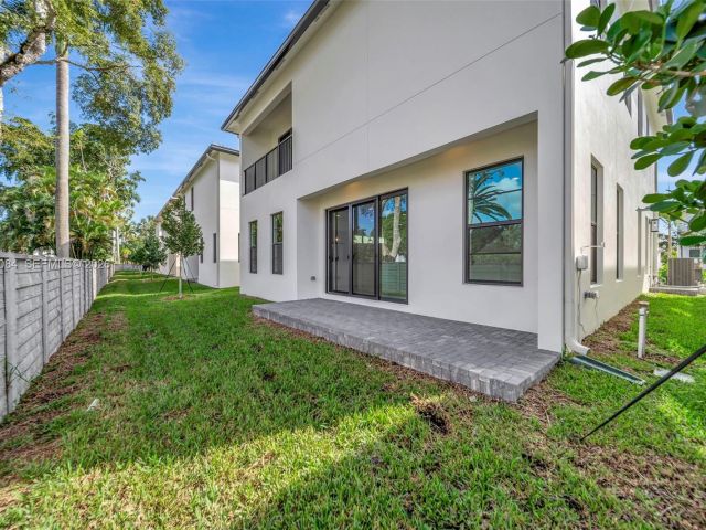 Home for rent at 1427 SW 23rd St 1427 - photo 7483214