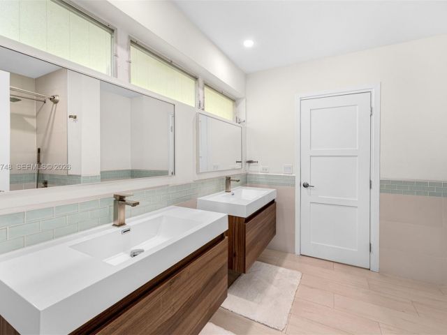 Home for rent at 1525 Diplomat Pkwy - photo 7473019