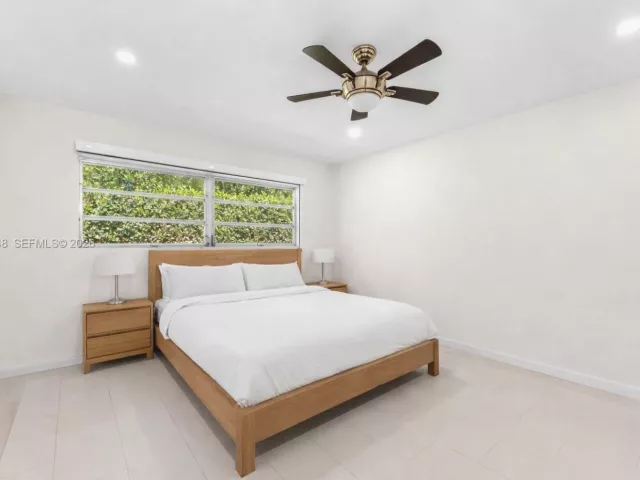 4-bedroom home for rent in Hollywood - 1525 Diplomat Pkwy - MondialRealty