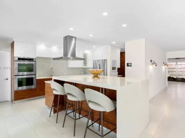 4-bedroom home for rent in Hollywood - 1525 Diplomat Pkwy - MondialRealty