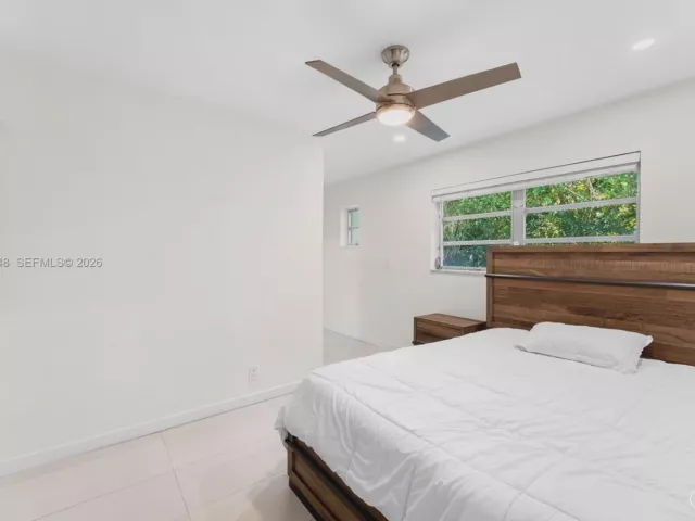 4-bedroom home for rent in Hollywood - 1525 Diplomat Pkwy - MondialRealty