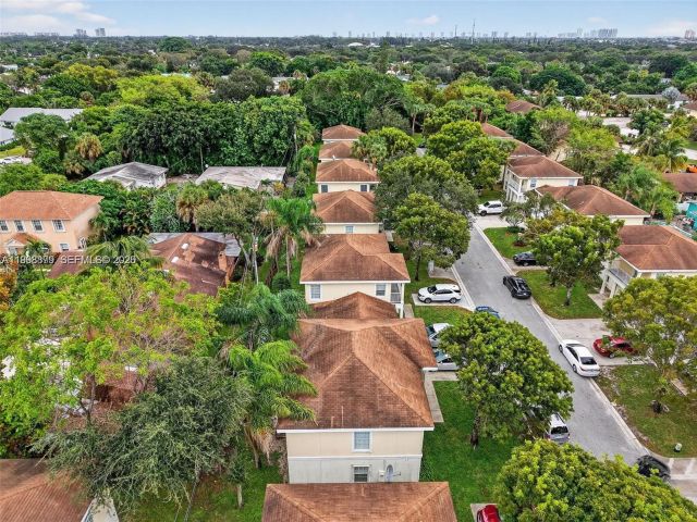 4-bedroom home for rent in West Palm Beach - 3836 Dove Landing Rd - MondialRealty