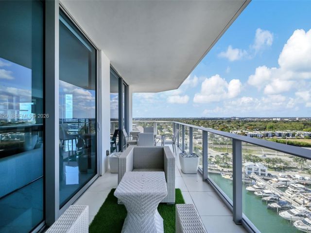 Apartment for rent  Unit #1701 - photo 7503657