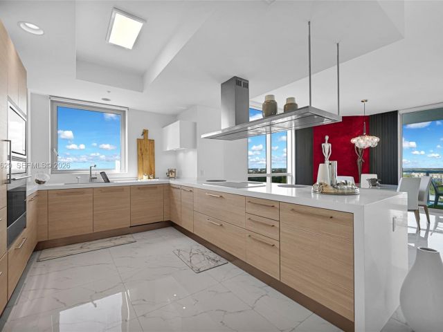 Apartment for rent  Unit #1701 - photo 7503667