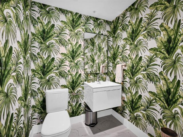 Apartment for rent  Unit #1701 - photo 7503670