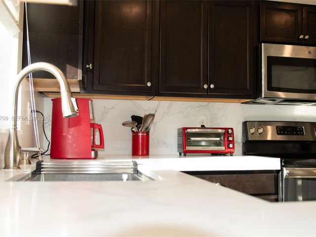 4-bedroom home for rent in Homestead - 25216 SW 118th Ave - MondialRealty