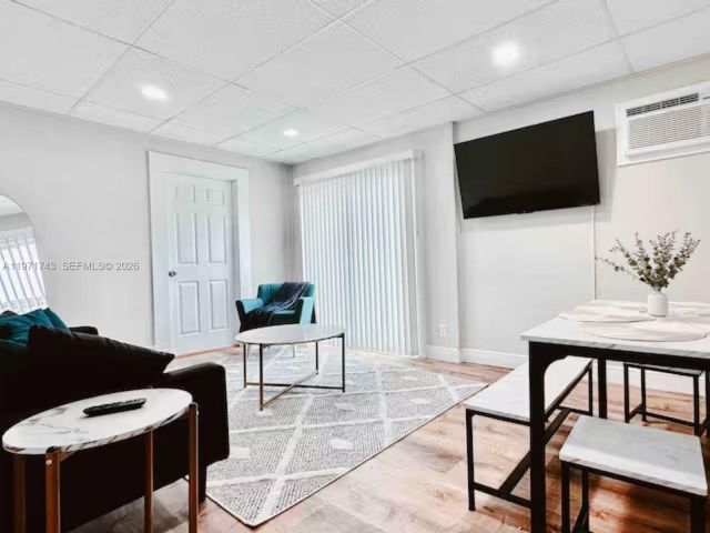 Home for rent at 308 NE 8th Ct 0 - photo 7478796