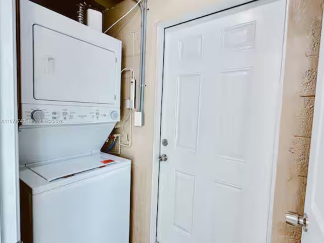 Home for rent at 308 NE 8th Ct 0 - photo 7478801