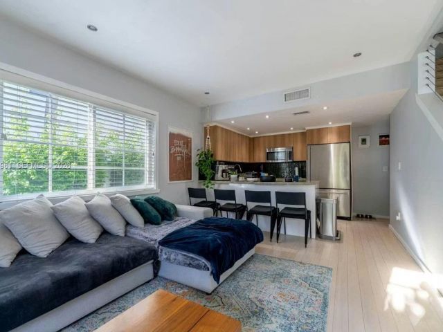 Home for sale at 1061 Michigan Ave 4 - photo 7516036