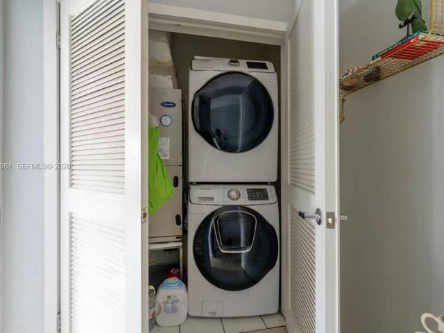 Home for sale at 1061 Michigan Ave 4 - photo 7516044