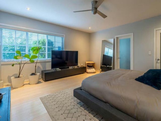 Home for sale at 1061 Michigan Ave 4 - photo 7516051