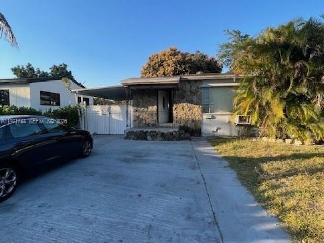 Home for rent at 121 NE 169th Ter - photo 7481326