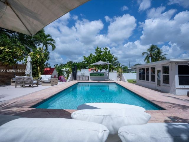 Home for rent at 31 SW 6th St - photo 7462368