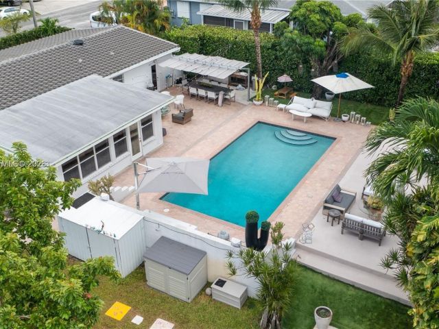 Home for rent at 31 SW 6th St - photo 7462369