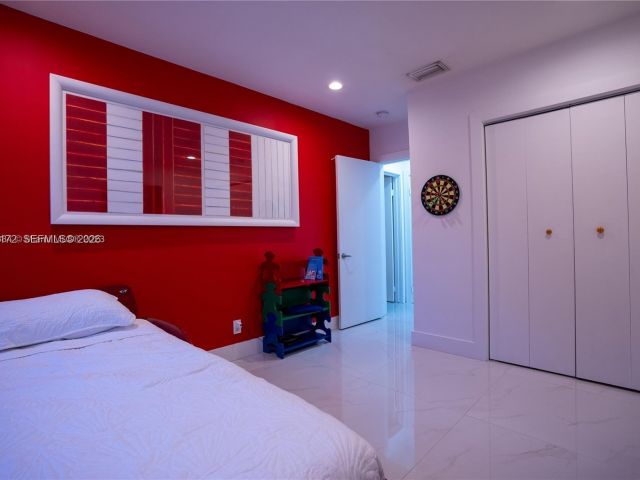 Home for rent at 31 SW 6th St - photo 7462378