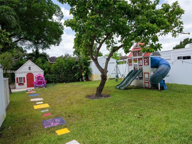 Home for rent at 31 SW 6th St - photo 7462384