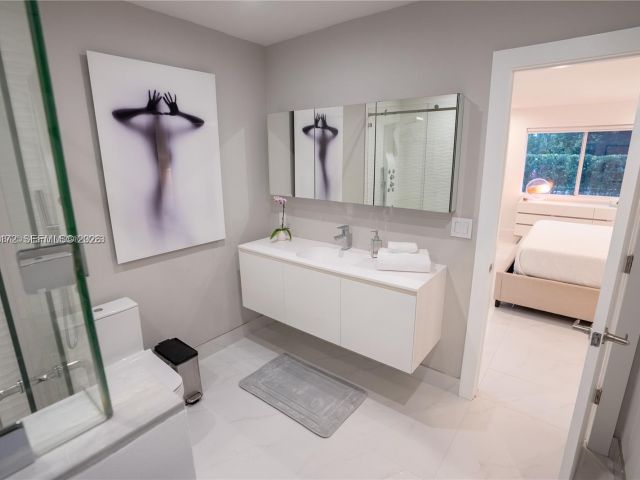 Home for rent at 31 SW 6th St - photo 7462386