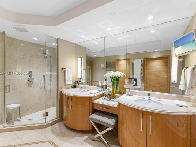 Apartment for rent  Unit #2402 - photo 7497900