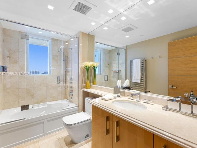 Apartment for rent  Unit #2402 - photo 7497907