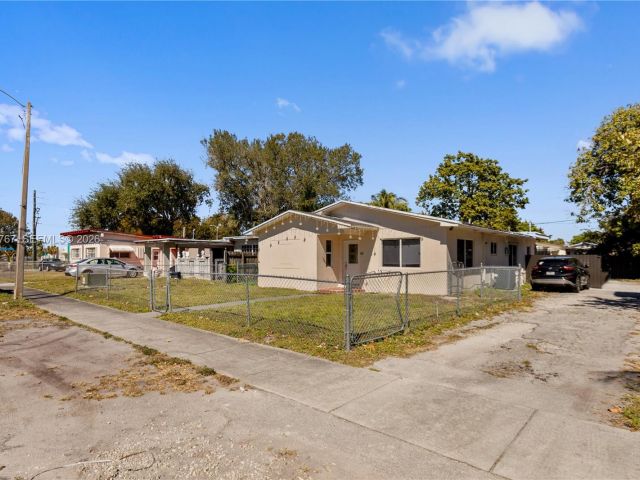 Home for sale at 45 NE 186th Ter - photo 7517436