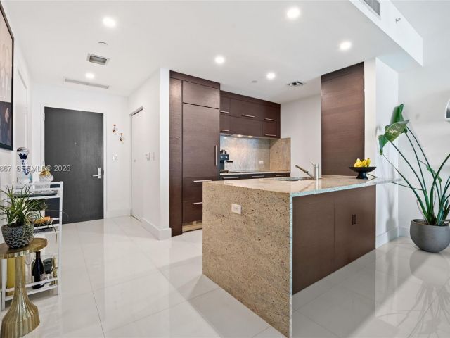 Apartment for sale  Unit #3110 - photo 7467316