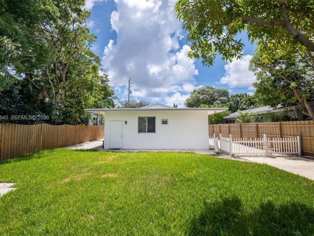 Home for sale at 132 SW 2nd Ave - photo 7462406