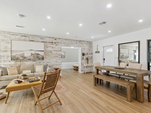 Home for rent at 1512 NW 4th Ave - photo 7482990