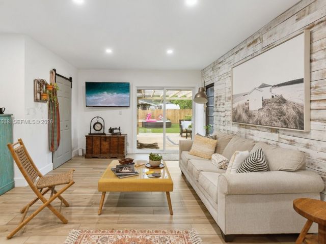 Home for rent at 1512 NW 4th Ave - photo 7482991