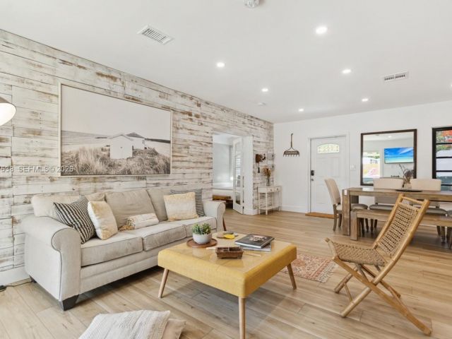 Home for rent at 1512 NW 4th Ave - photo 7482993