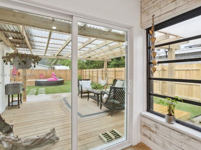 Home for rent at 1512 NW 4th Ave - photo 7482994