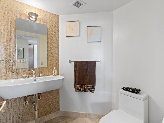 Apartment for rent  Unit #1209 - photo 7487674